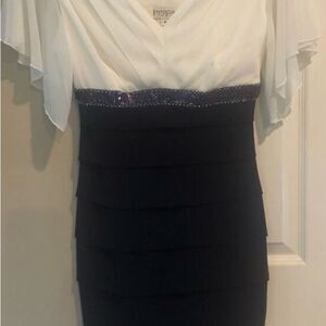 Enfocus Women White and Navy Tiered Dress